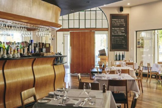 Restaurant01 (01)